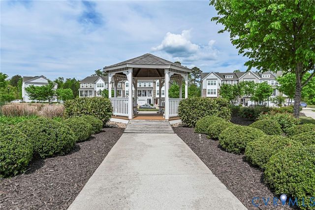 6017 W Stonepath Garden Dr, Chester, VA 23831