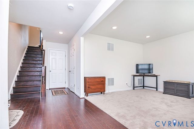 6017 W Stonepath Garden Dr, Chester, VA 23831