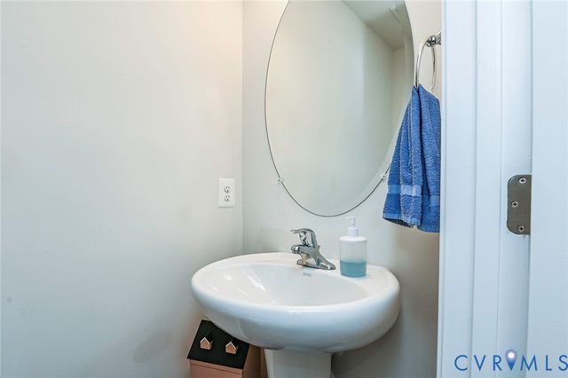 6017 W Stonepath Garden Dr, Chester, VA 23831