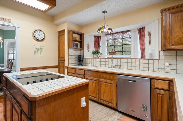 4510 Canyon Lake Cir, Corpus Christi, TX 78413