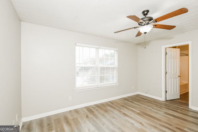 542 W Oaks Drive, Woodstock, GA 30188