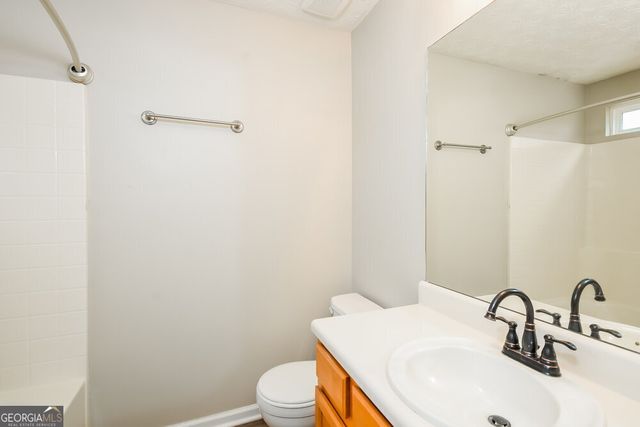 542 W Oaks Drive, Woodstock, GA 30188