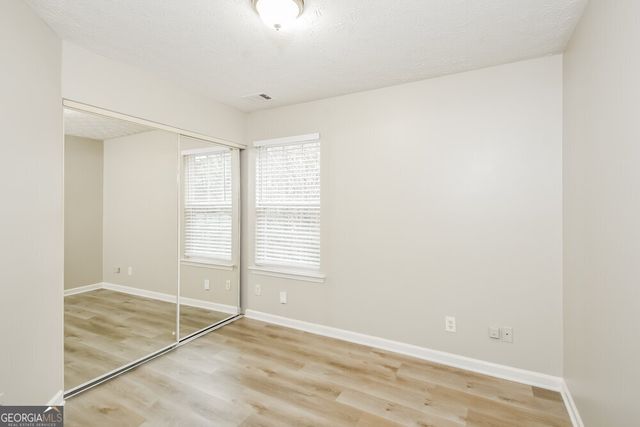 542 W Oaks Drive, Woodstock, GA 30188