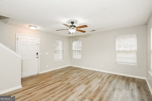 542 W Oaks Drive, Woodstock, GA 30188