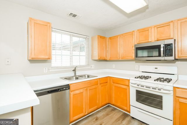 542 W Oaks Drive, Woodstock, GA 30188