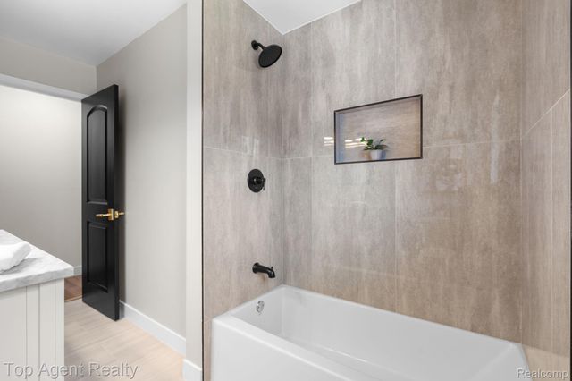 20905 Van Buren Street, Southfield, MI 48033