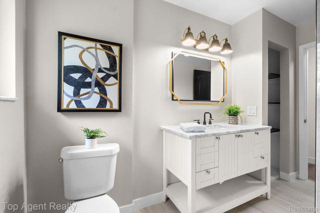 20905 Van Buren Street, Southfield, MI 48033