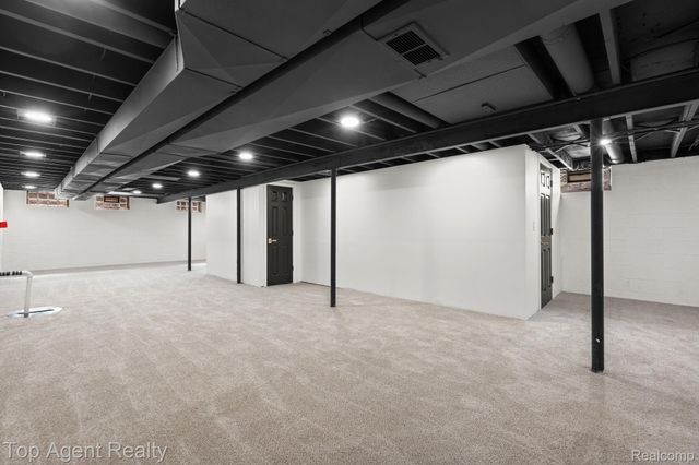 20905 Van Buren Street, Southfield, MI 48033