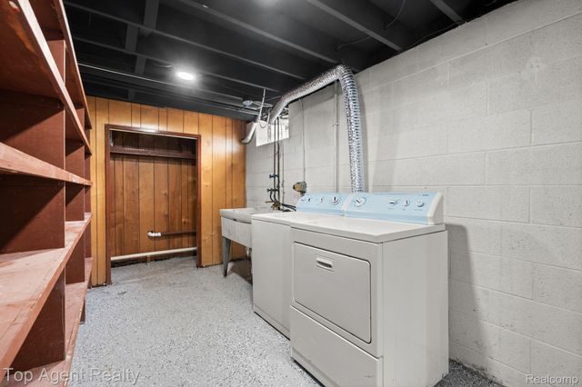 20905 Van Buren Street, Southfield, MI 48033