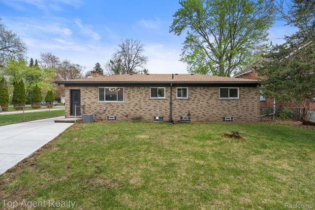 20905 Van Buren Street, Southfield, MI 48033
