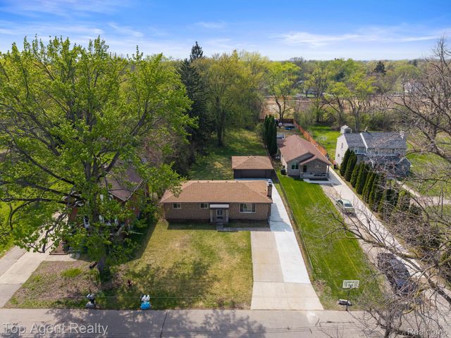 20905 Van Buren Street, Southfield, MI 48033