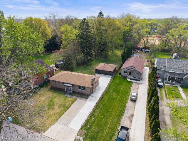 20905 Van Buren Street, Southfield, MI 48033