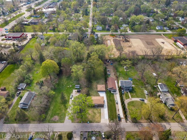 20905 Van Buren Street, Southfield, MI 48033