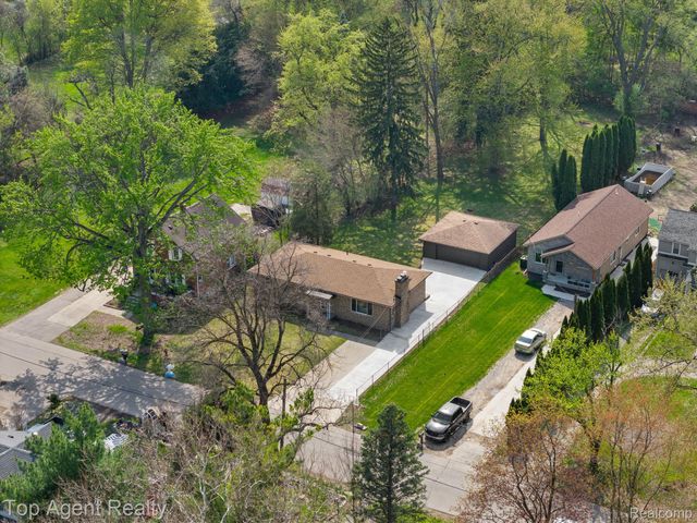 20905 Van Buren Street, Southfield, MI 48033