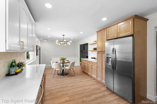 20905 Van Buren Street, Southfield, MI 48033