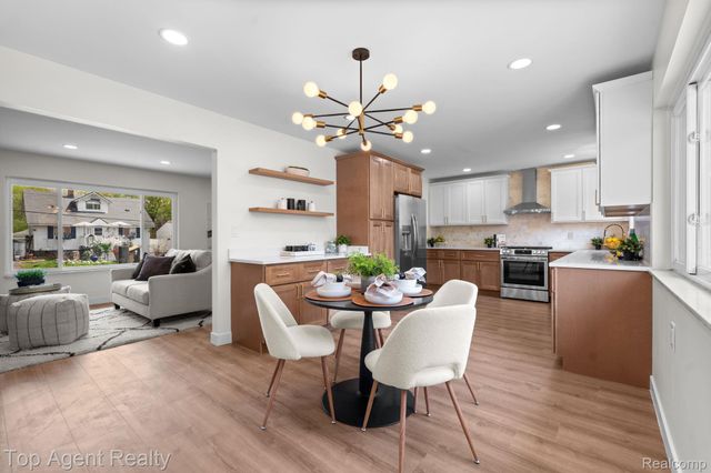 20905 Van Buren Street, Southfield, MI 48033