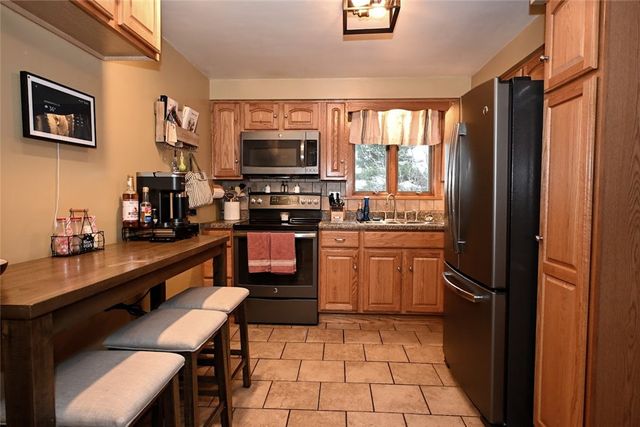 106 Neilson Dr., Jefferson Hills, PA 15025