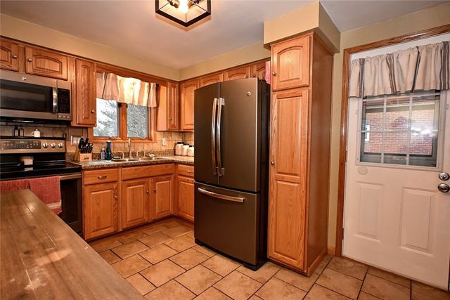 106 Neilson Dr., Jefferson Hills, PA 15025