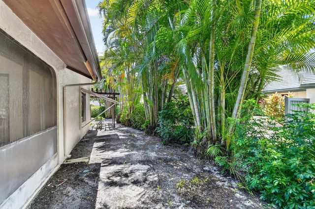 5155 Pine Drive, Boynton Beach, FL 33437