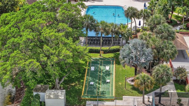 5155 Pine Drive, Boynton Beach, FL 33437