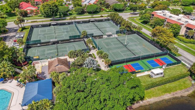 5155 Pine Drive, Boynton Beach, FL 33437