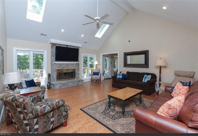 117 Winterview DR, Suffolk, VA 23434