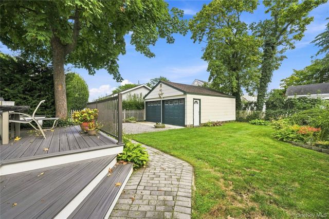 60 Cormack Court, Babylon, NY 11702