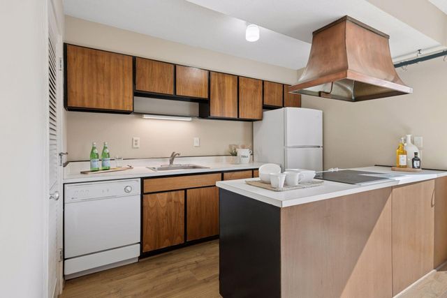 6433 Barrie Road, Edina, MN 55435