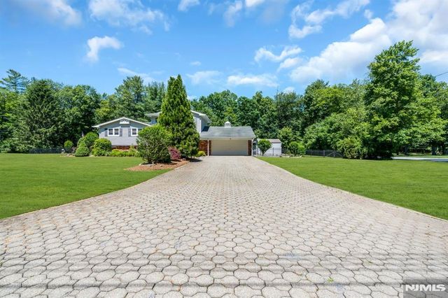 15 E Timber Lane, West Milford, NJ 07435