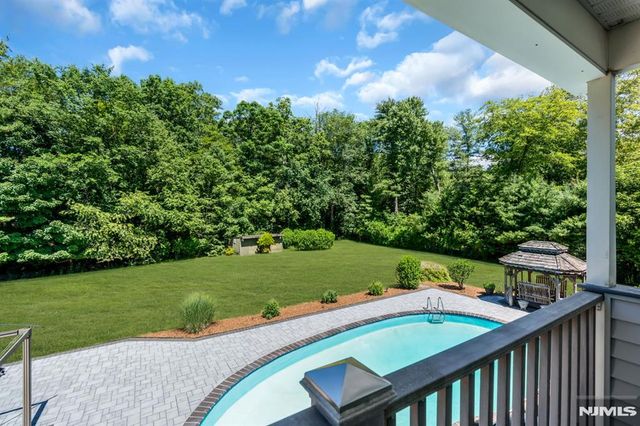 15 E Timber Lane, West Milford, NJ 07435
