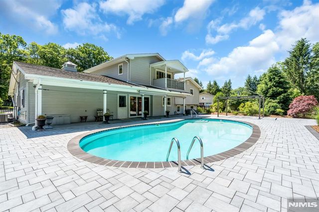 15 E Timber Lane, West Milford, NJ 07435