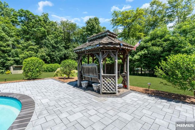 15 E Timber Lane, West Milford, NJ 07435