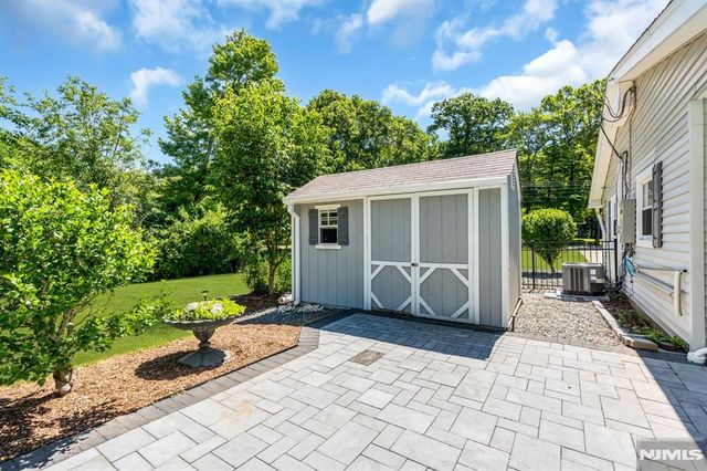 15 E Timber Lane, West Milford, NJ 07435