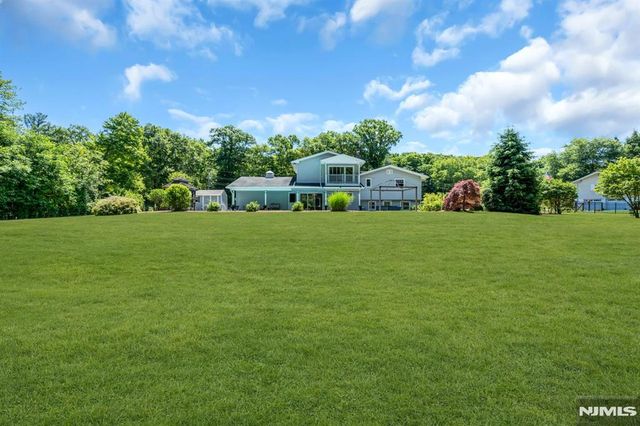 15 E Timber Lane, West Milford, NJ 07435