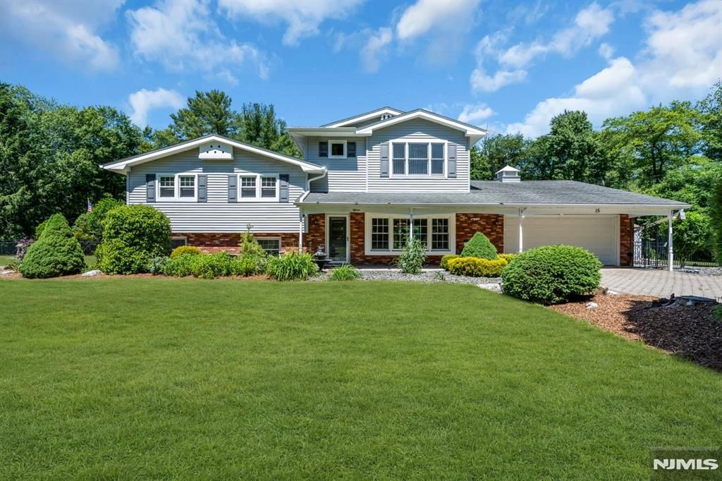 15 E Timber Lane, West Milford, NJ 07435