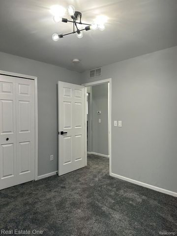 51810 LIONEL Lane, Chesterfield Township, MI 48051