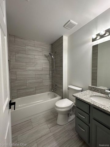 51810 LIONEL Lane, Chesterfield Township, MI 48051