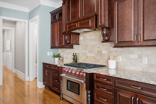 105 Beacon Hollow Place, Cary, NC 27519