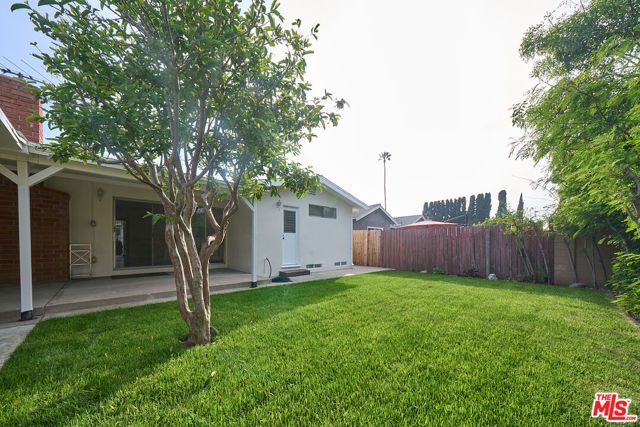 15401 Covello Street, Van Nuys (los Angeles), CA 91406