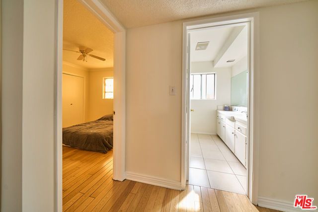 15401 Covello Street, Van Nuys (los Angeles), CA 91406