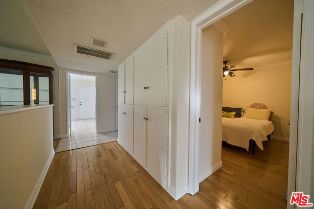 15401 Covello Street, Van Nuys (los Angeles), CA 91406