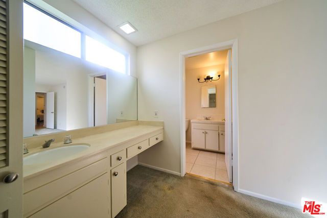 15401 Covello Street, Van Nuys (los Angeles), CA 91406