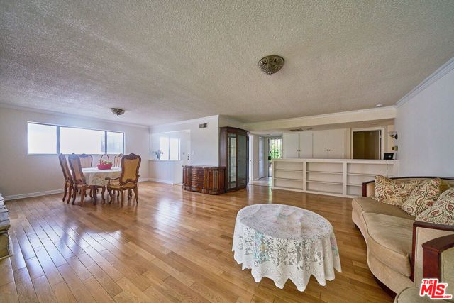 15401 Covello Street, Van Nuys (los Angeles), CA 91406