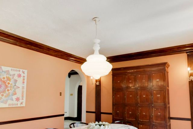 8844 S Pleasant Avenue, Chicago, IL 60643