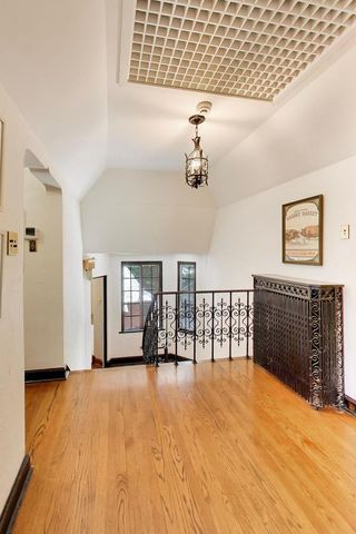 8844 S Pleasant Avenue, Chicago, IL 60643