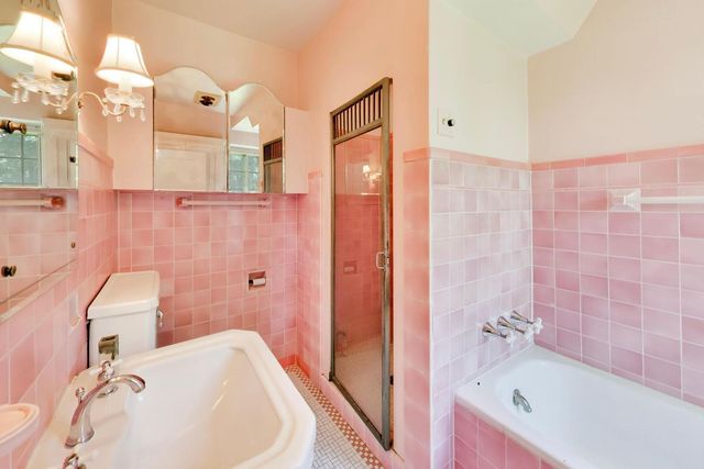 8844 S Pleasant Avenue, Chicago, IL 60643