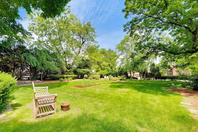 8844 S Pleasant Avenue, Chicago, IL 60643