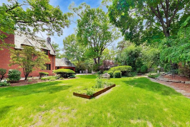 8844 S Pleasant Avenue, Chicago, IL 60643