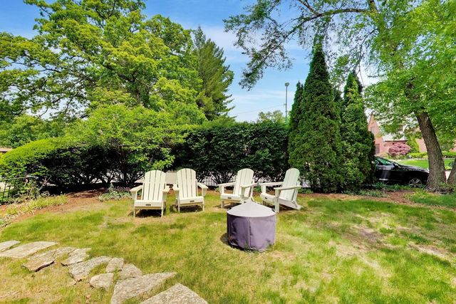 8844 S Pleasant Avenue, Chicago, IL 60643