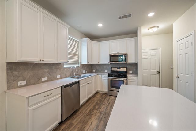 2055 Lost Timbers Drive, Conroe, TX 77304